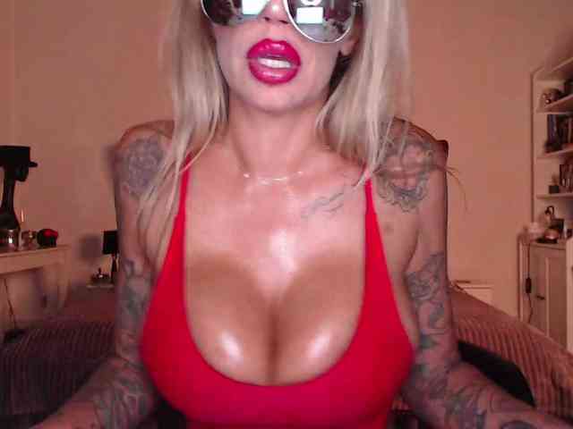 desireSADIE webcam