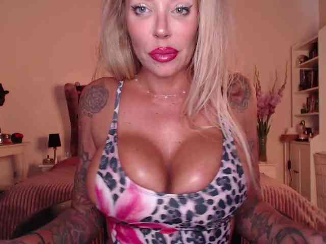 desireSADIE webcam