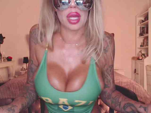 desireSADIE webcam