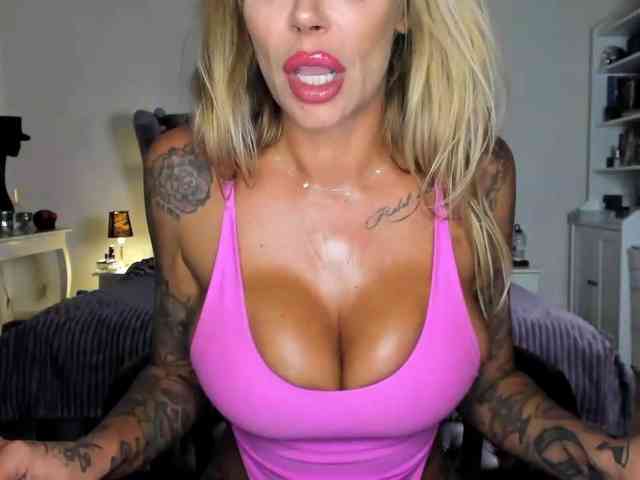 desireSADIE webcam