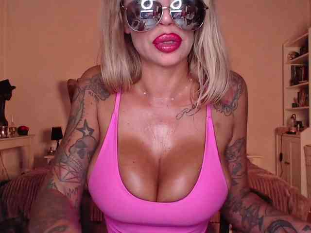 desireSADIE webcam