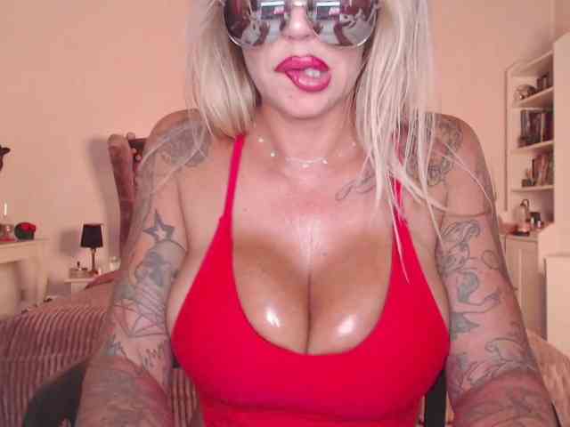 desireSADIE webcam