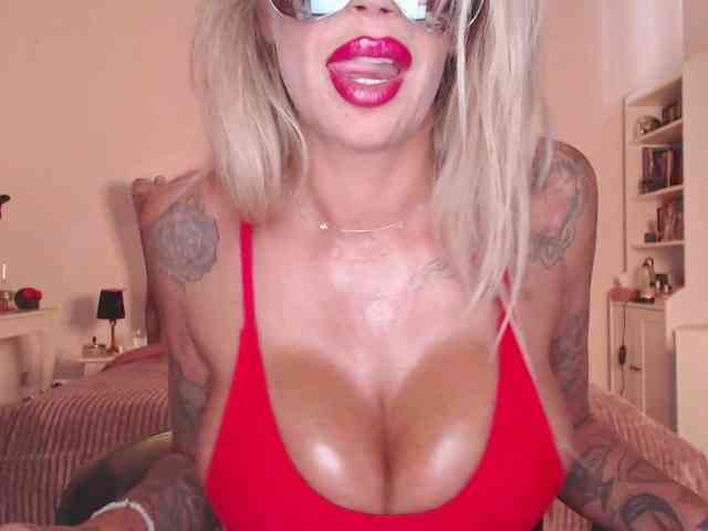 desireSADIE webcam