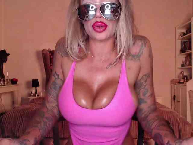 desireSADIE webcam