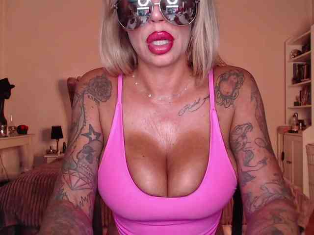 desireSADIE webcam