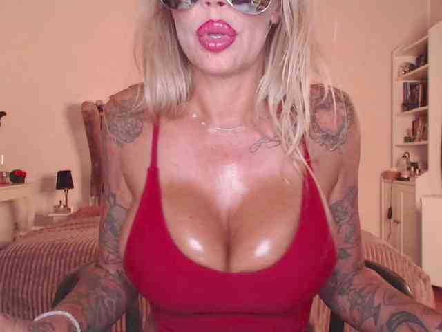 desireSADIE webcam