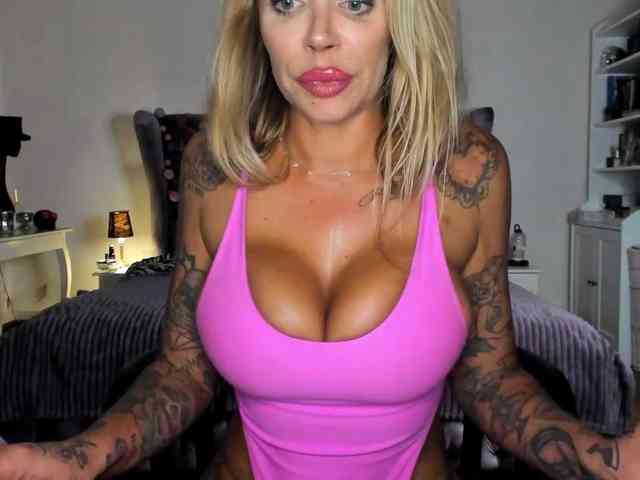 desireSADIE webcam