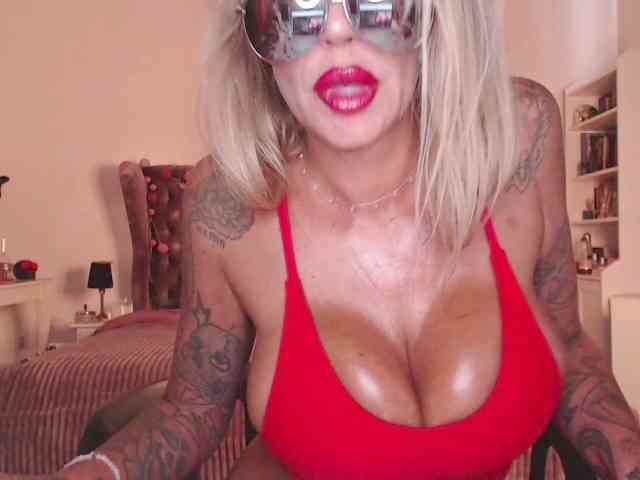 desireSADIE webcam