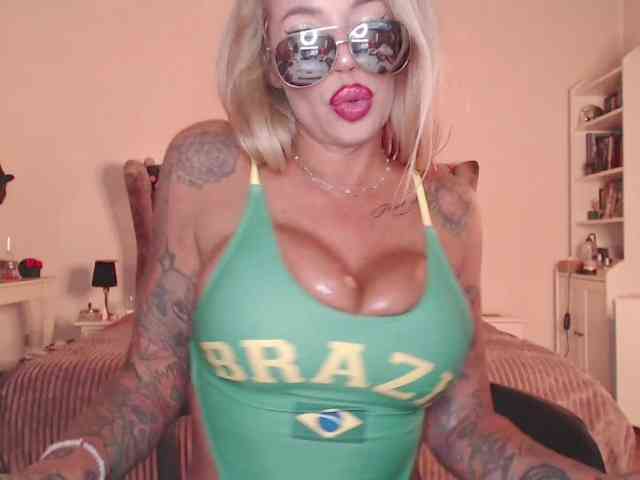 desireSADIE webcam