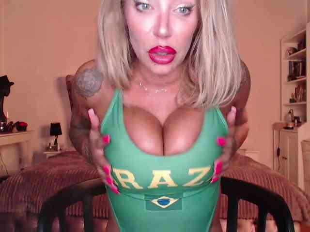 desireSADIE webcam