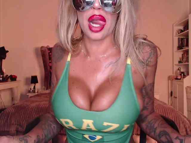 desireSADIE webcam