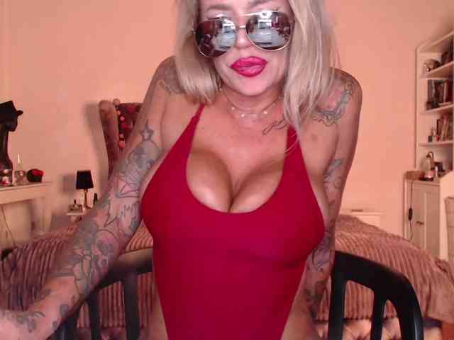 desireSADIE webcam