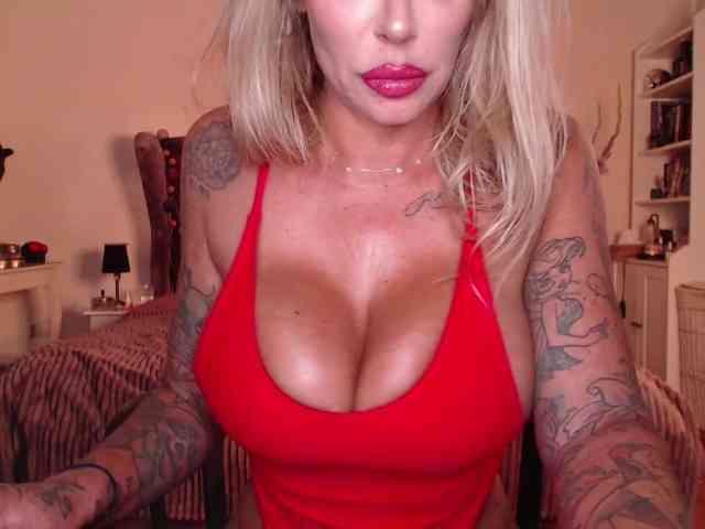 desireSADIE webcam