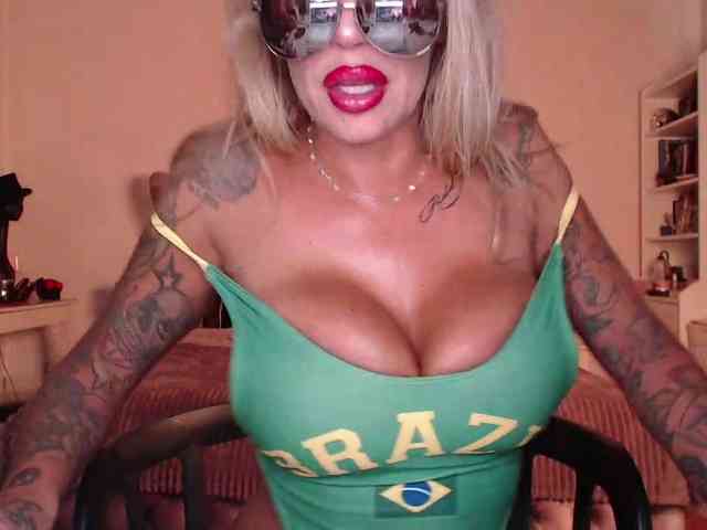 desireSADIE webcam