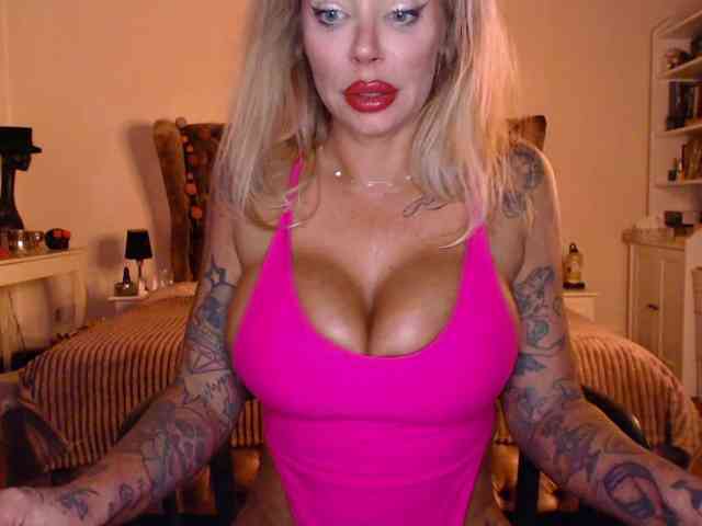 desireSADIE webcam