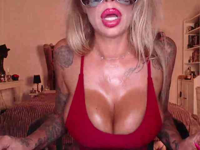 desireSADIE webcam