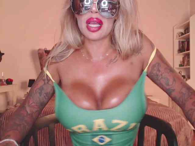 desireSADIE webcam