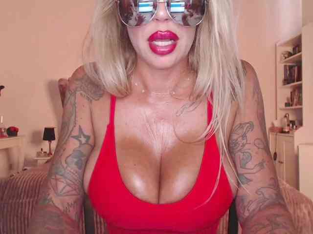 desireSADIE webcam