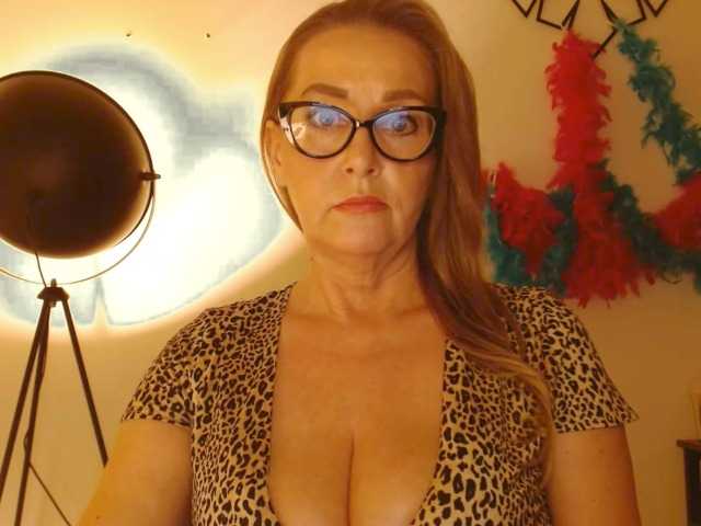 perfectLEA live cam on BongaCams