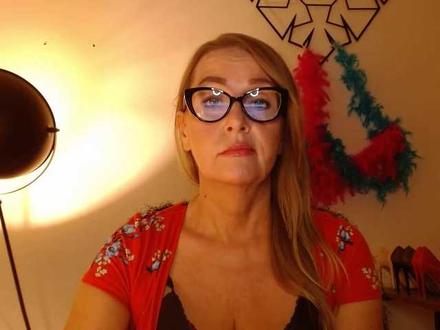 perfectLEA live cam on BongaCams