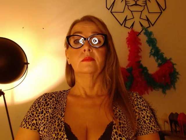perfectLEA live cam on BongaCams