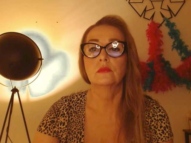 perfectLEA, live now on BongaCams