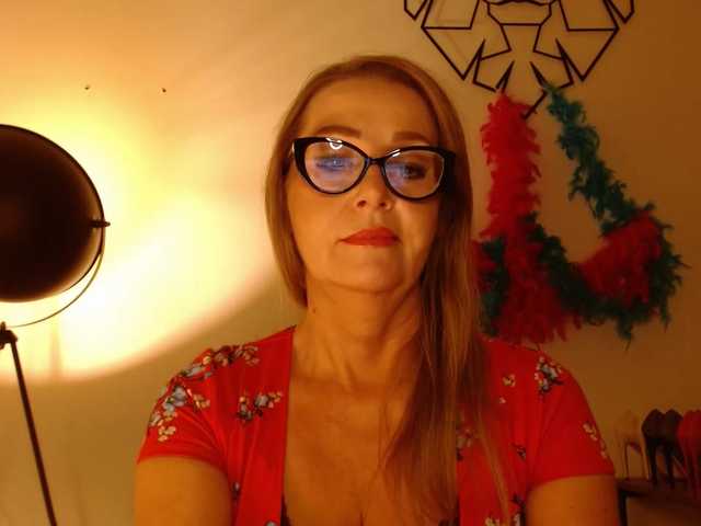 perfectLEA live cam on BongaCams
