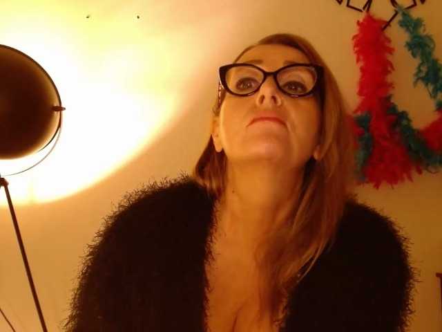 perfectLEA live cam on BongaCams