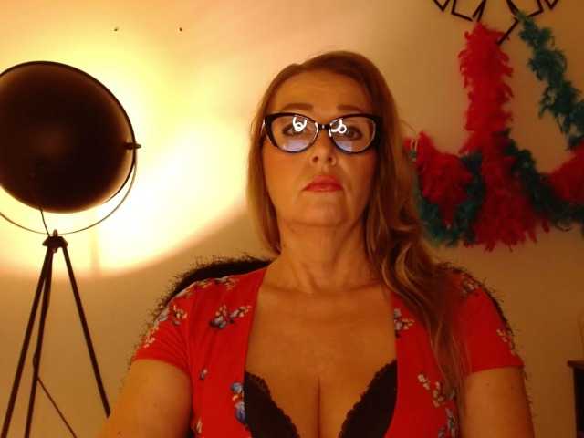 perfectLEA live cam on BongaCams