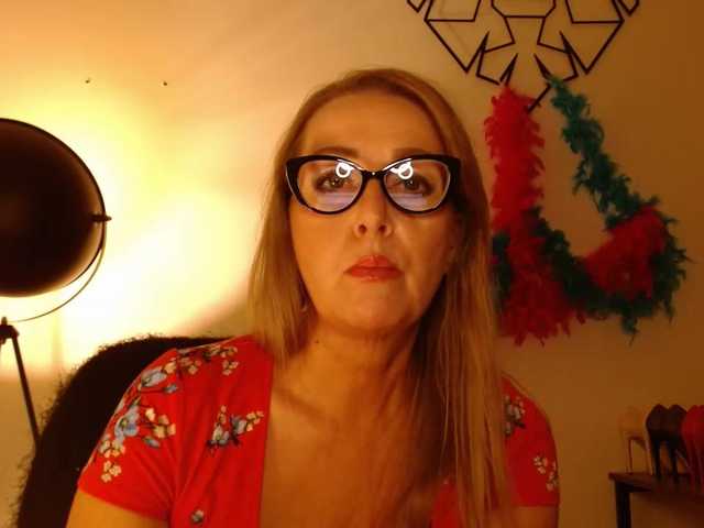 perfectLEA live cam on BongaCams