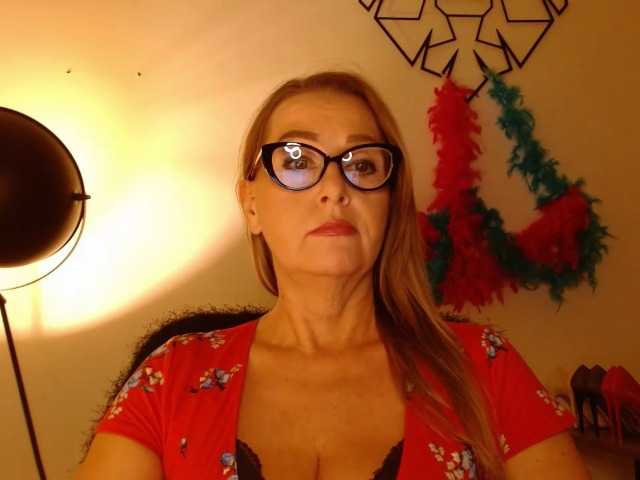 perfectLEA live cam on BongaCams