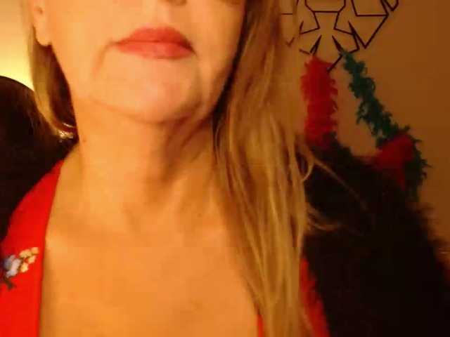 perfectLEA live cam on BongaCams