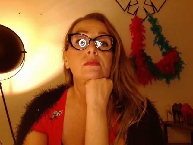 perfectLEA live cam on BongaCams
