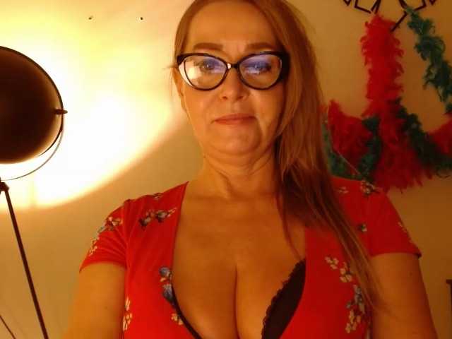 perfectLEA live cam on BongaCams