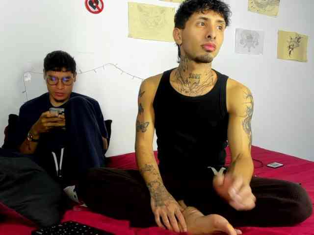 Ji-Won-boys Sex Cam Show