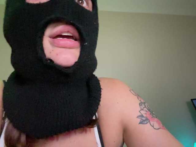 Kitysfeet live cam on BongaCams
