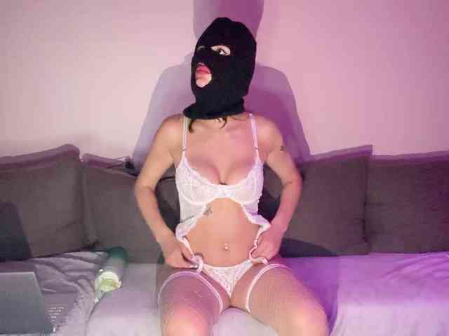 Kitysfeet Sex Cam Show