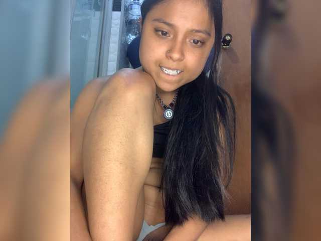 Julirosee live cam on BongaCams