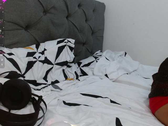 Julirosee live webcam show