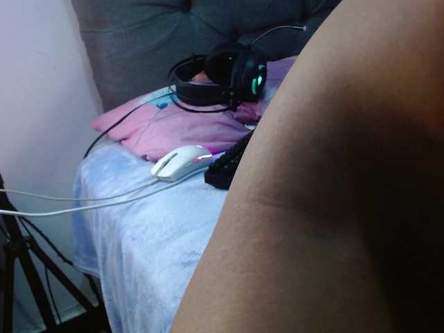 Julirosee live cam on BongaCams