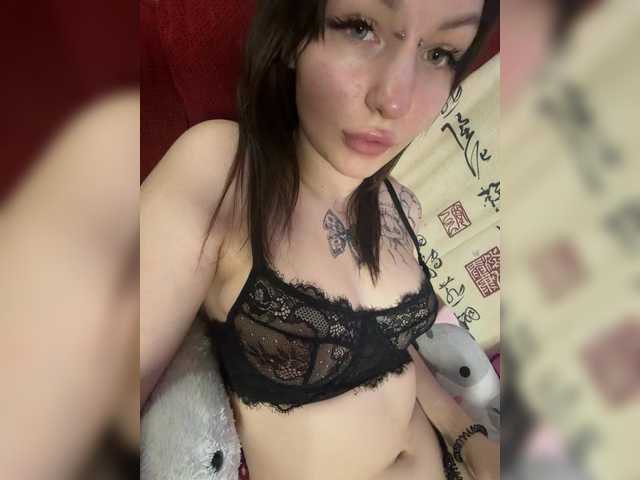 Kisa5678 live cam on BongaCams