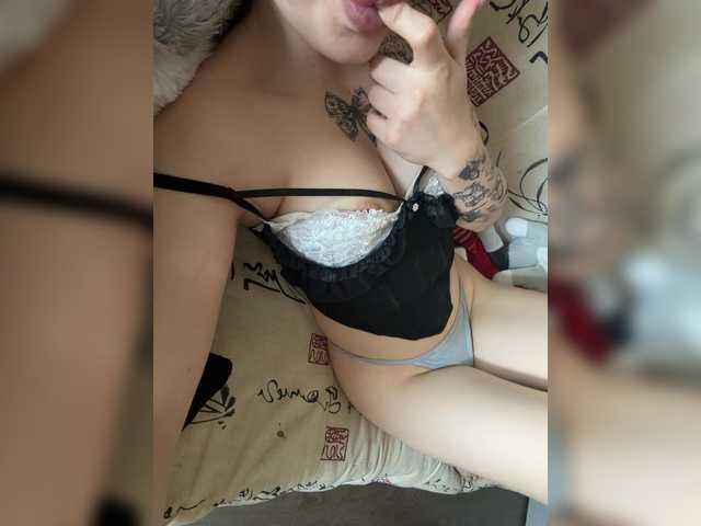 Kisa5678 live cam on BongaCams