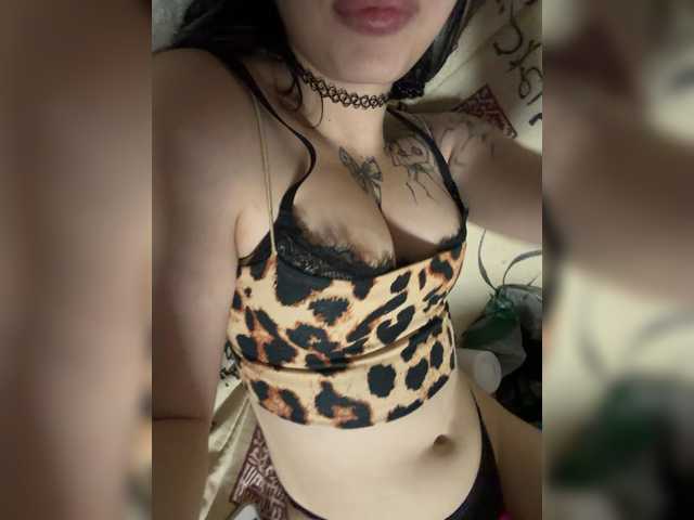 Kisa5678 live cam on BongaCams