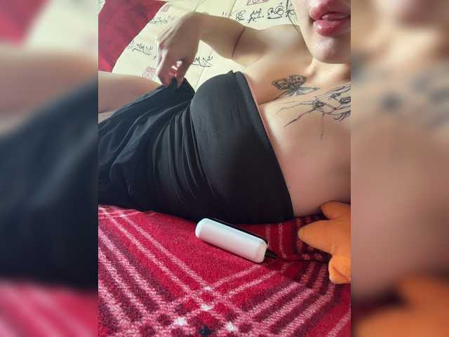 Kisa5678 live cam on BongaCams