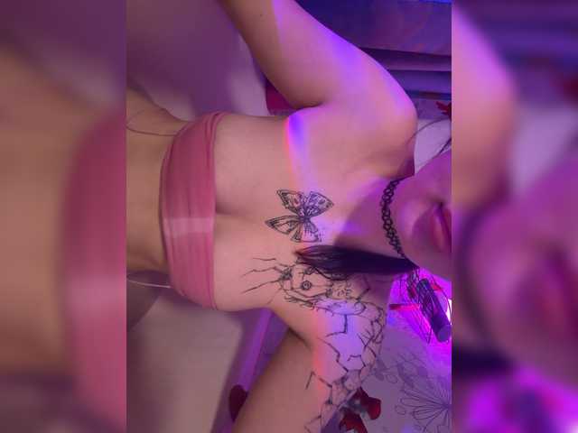 Kisa5678 live cam on BongaCams