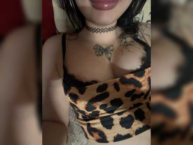 Kisa5678 live webcam show