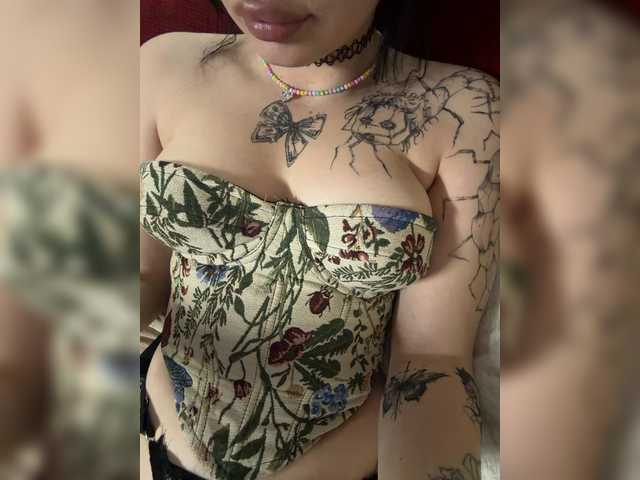 Kisa5678 live cam on BongaCams