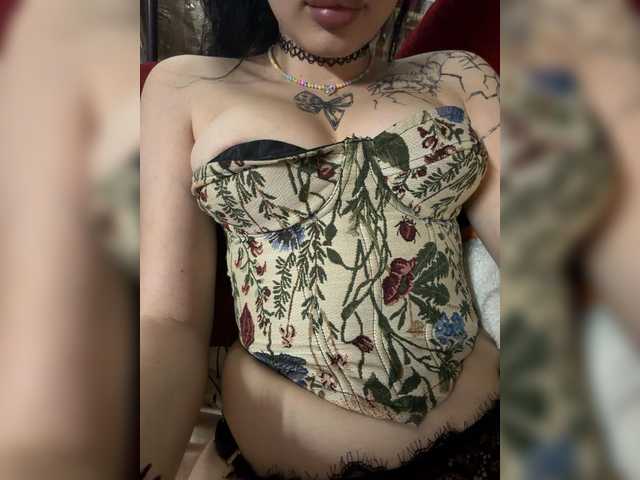 Kisa5678 live cam on BongaCams
