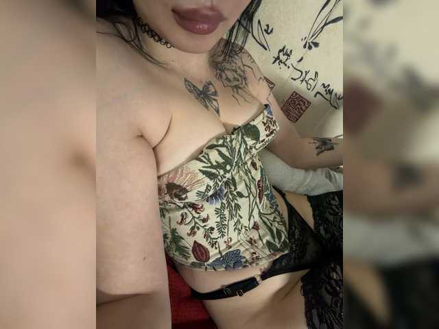 Kisa5678 live cam on BongaCams