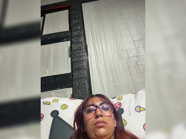 Sweet-foxy17 live cam on BongaCams